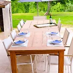 Dom wakacyjny Domaine Borgnette Fantastique Maison