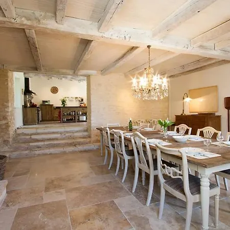 Domaine Borgnette Fantastique Maison בית נופש